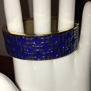 5/$25 FOREVER 21 GOLDTONE HINGED BANGLE IN ROYAL BLUE & GOLD